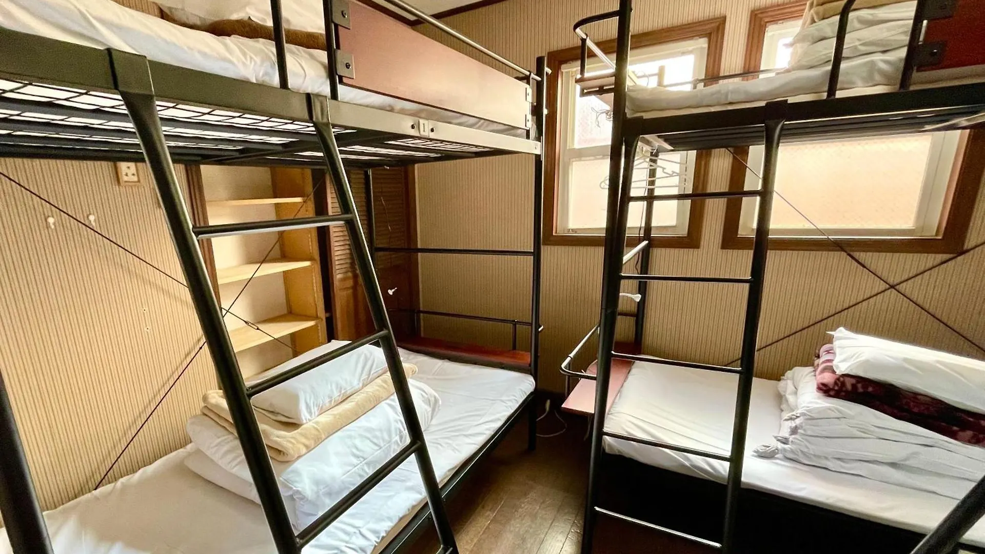 Hostal Iza Kamakura Pensión y Bar