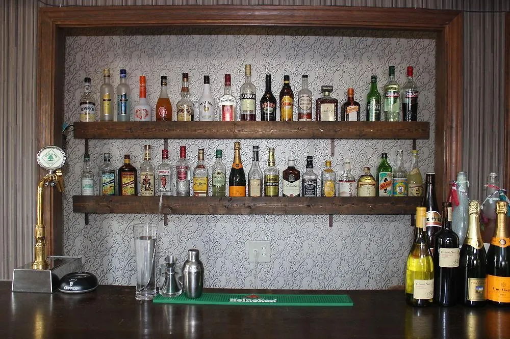 Iza Kamakura Pensión y Bar 0*,  Japón